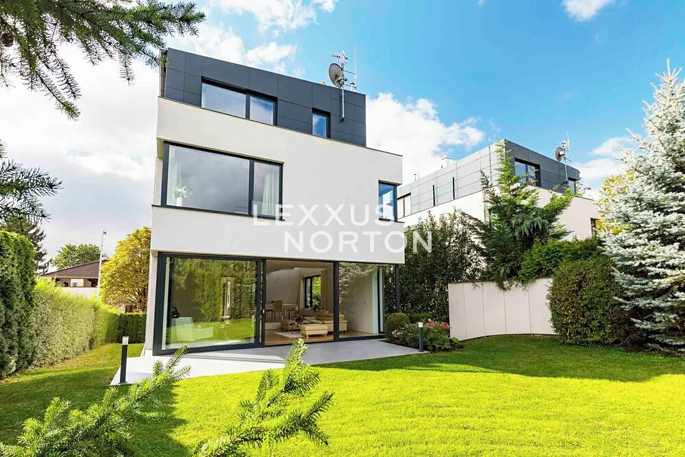 Prodej vily 346 m², pozemek 486 m²